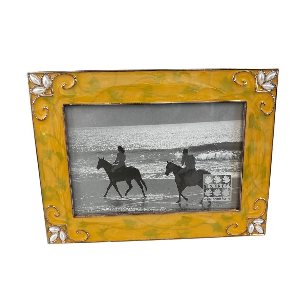Vintage inspired desk top free standing photo frame silver pearl & golden enamel